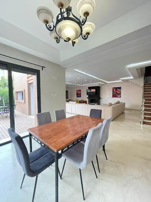 Villa Akenza, Piscine Privee, Rte D'Ourika 马拉喀什 0*,